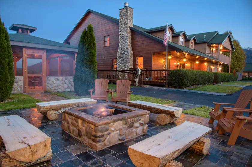 Berry Springs Lodge - Image 1