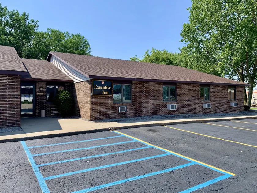 Executive Inn - Image 1