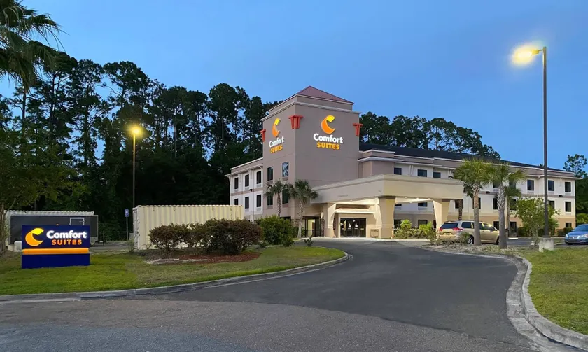 Comfort Suites Kings Bay Naval Base Area - Image 1