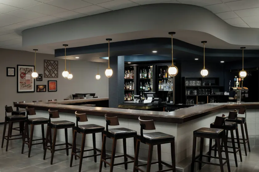 Four Points by Sheraton Milwaukee North Shore - Image 1