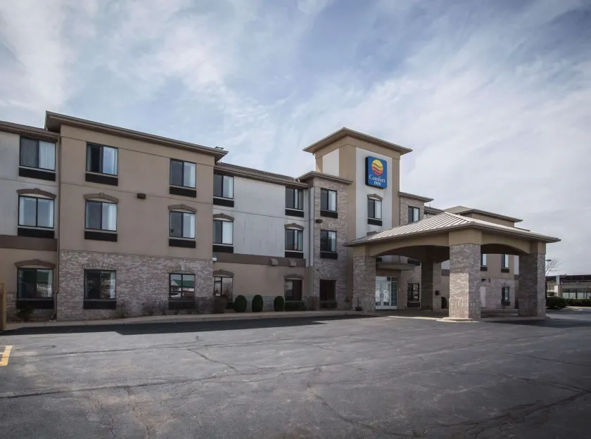 Comfort Inn Crystal Lake - Algonquin - Image 1