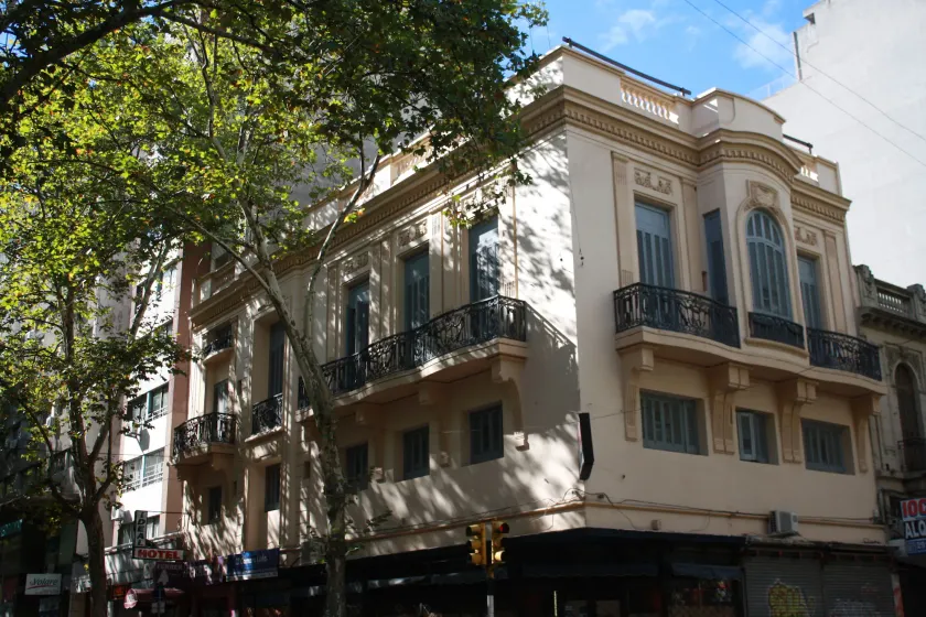 Hotel Ideal - Image 1