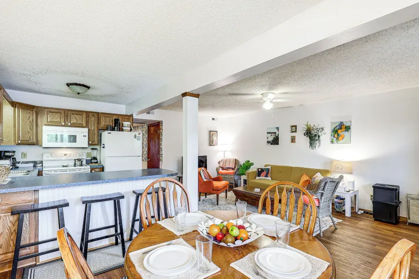 Unwind Poolside, Walk to Sand! Ocean City Condo - Image 1