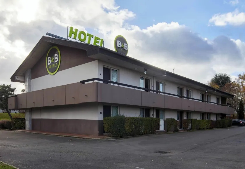 B&B HOTEL Saclay - Image 1