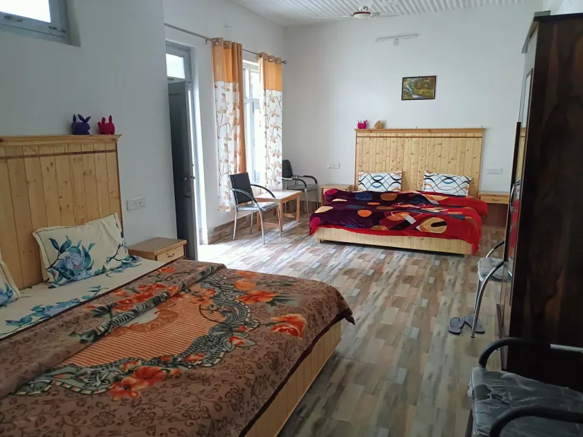 Hotel satya khajjiar - Room