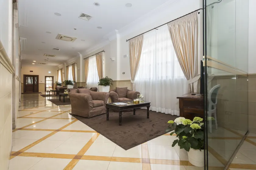 Hotel Cavaliere - Image 1
