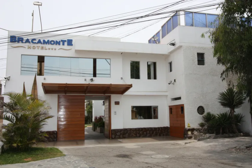 Hotel Bracamonte - Image 1
