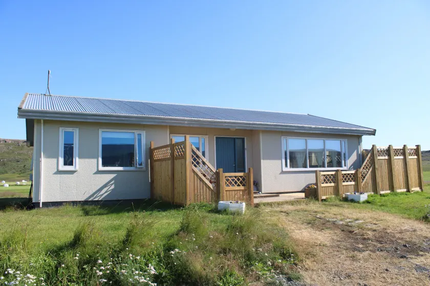 Stóri-Bakki Guesthouse-with hot tub - Image 1