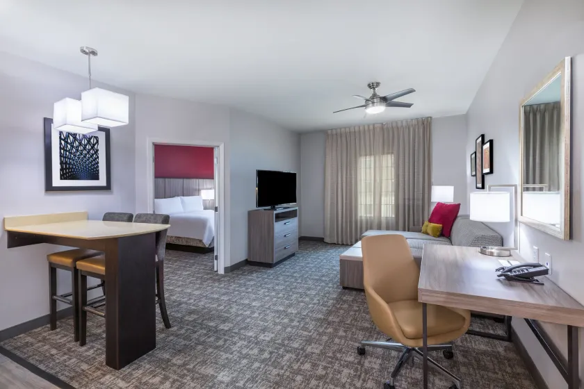 Staybridge Suites - Houston IAH Airport East by IHG - Værelse