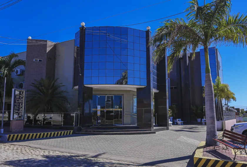 Vitoria Palace Hotel - Image 1
