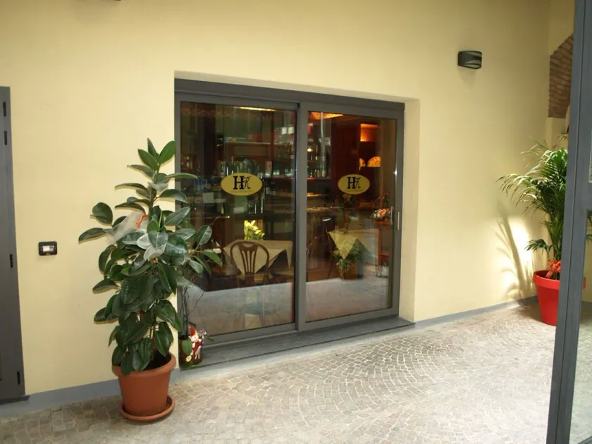 Hotel Karol - Image 1