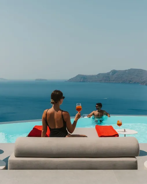 Saint Santorini - Image 1
