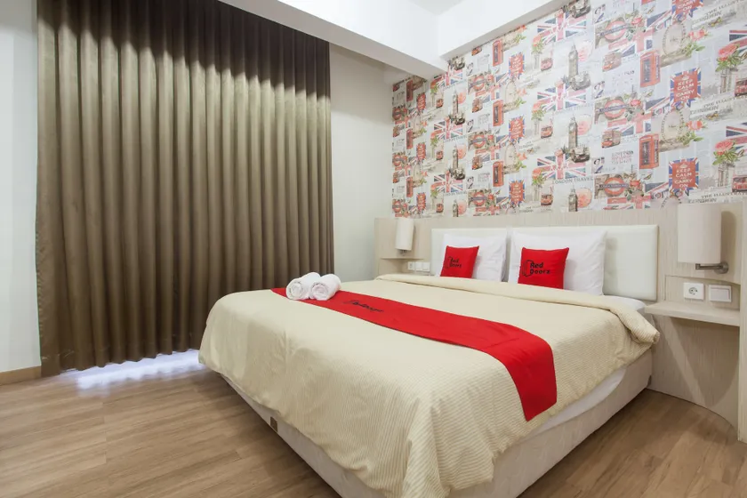 RedDoorz Plus at Riverside Malang - Image 1