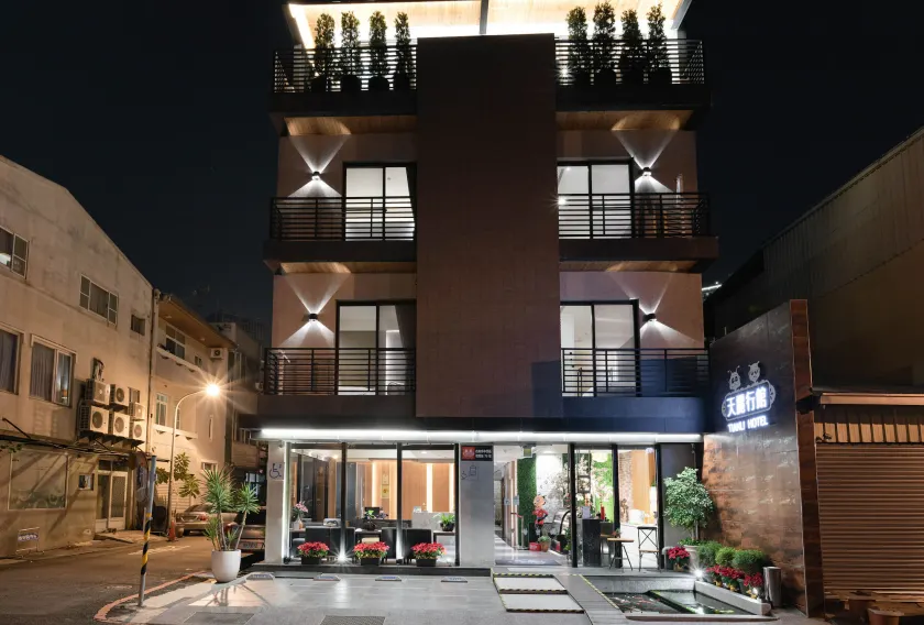 Tianli Hotel - Image 1