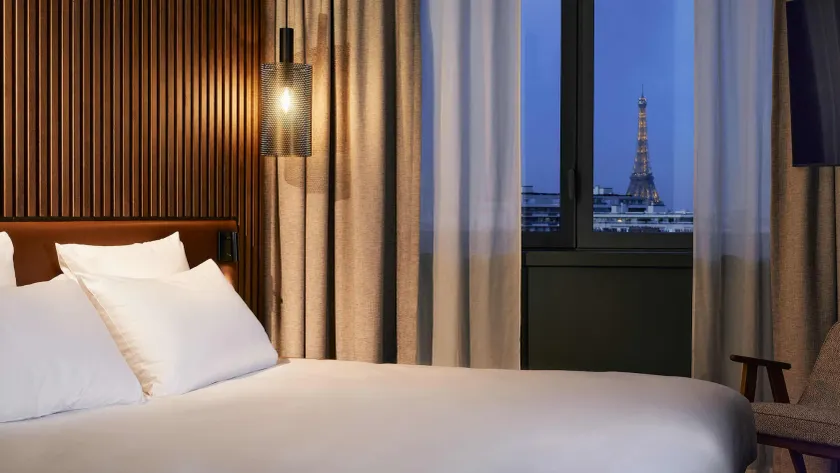 Le Bellune Paris - Image 1