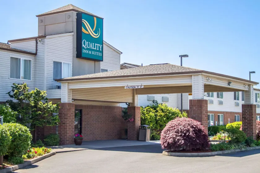 Quality Inn & Suites Longview Kelso - Image 1