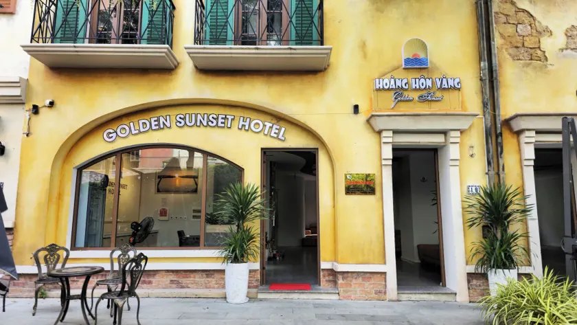 Golden Sunset Hotel - Image 1