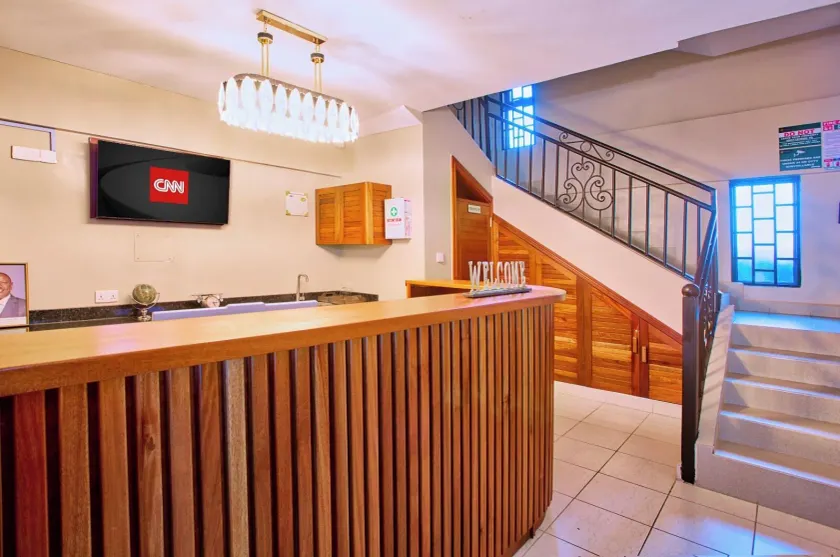 Clayton Luxury Suite - Reception
