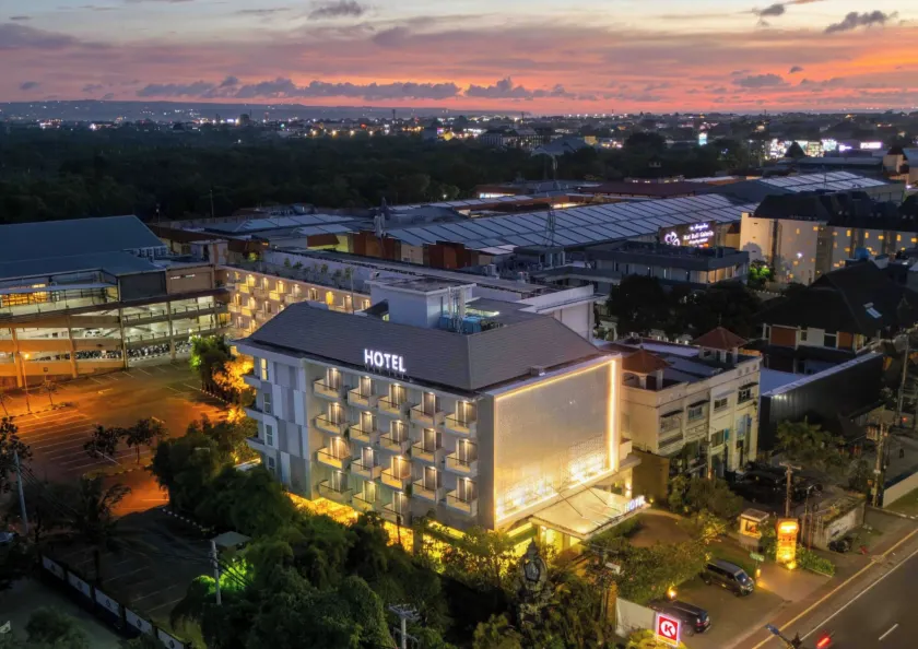 Kuta Galleria Hotel - Image 1