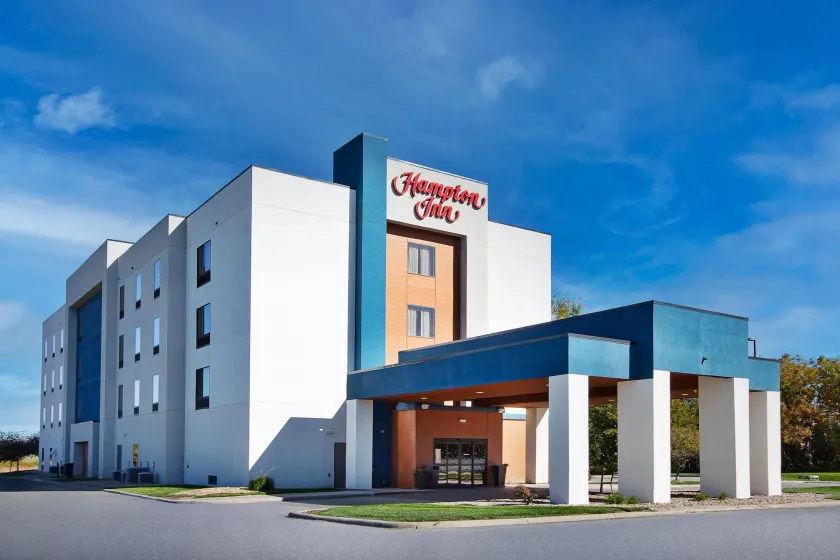 Hampton Inn Bellevue - Image 1