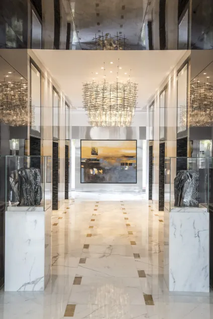 Shangri-La Apartments - Entrée intérieure
