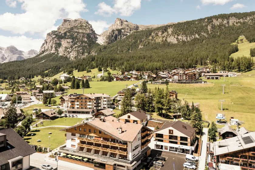 Hotel Ladinia - Image 1