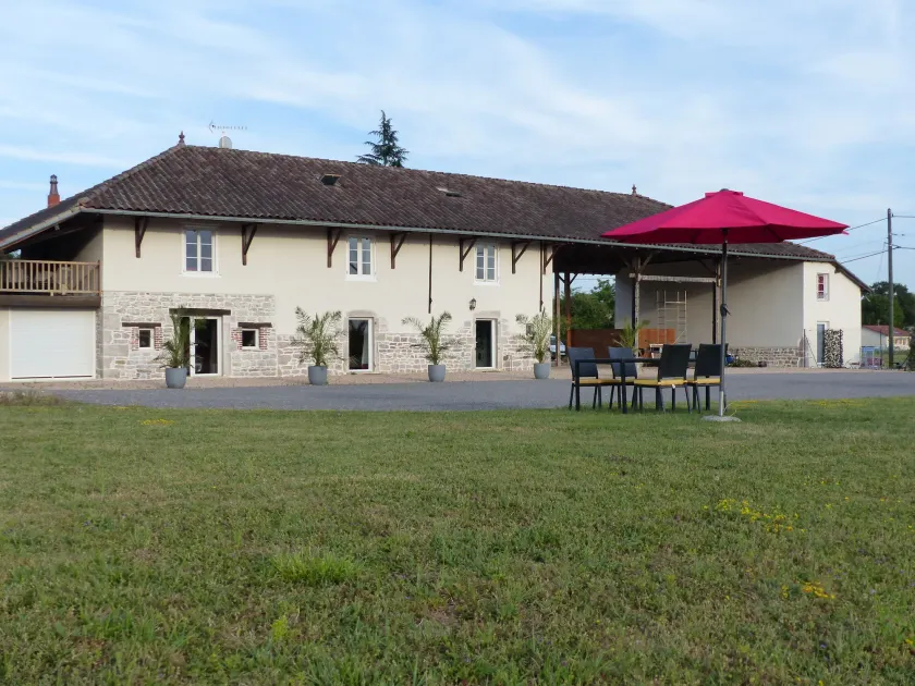 Gîtes Domaine de la Rochère - Image 1