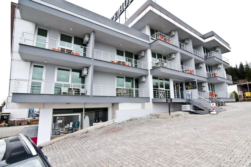 Hill Life Hotel - Image 1