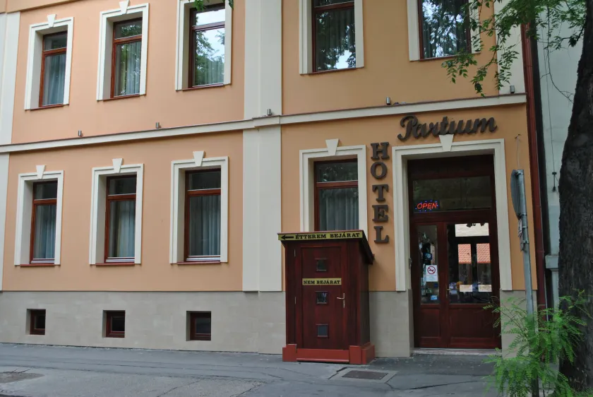 Partium Hotel Szeged - Image 1