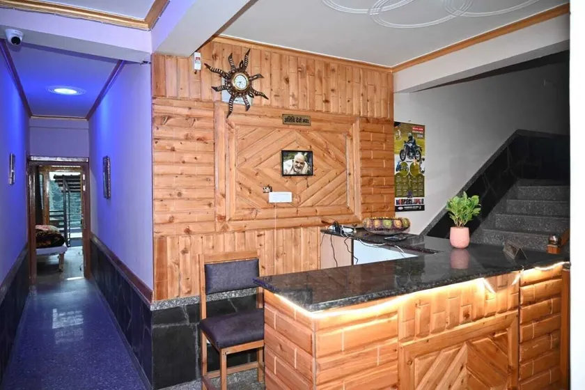 Hotel Lohaghat Regency  - Rezeption
