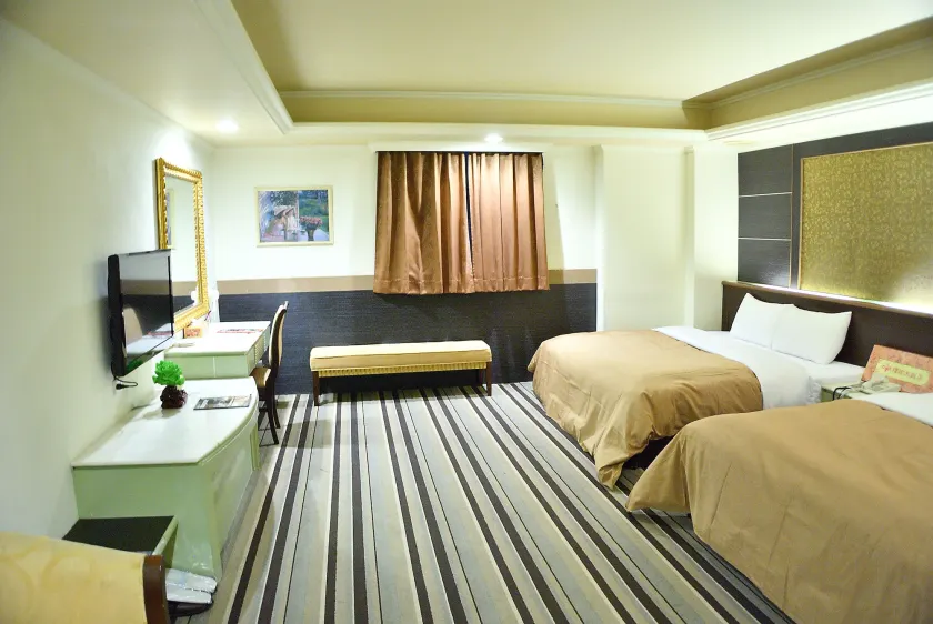 Ying Zhen Hotel - Image 1