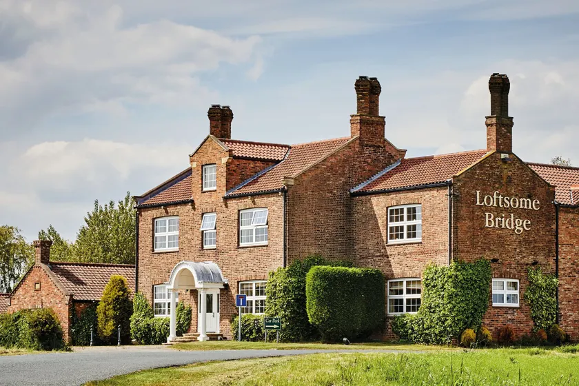 Loftsome Bridge Hotel - Image 1