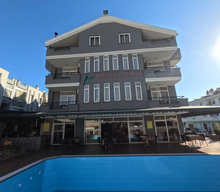 Marina Apart Hotel - Image 1