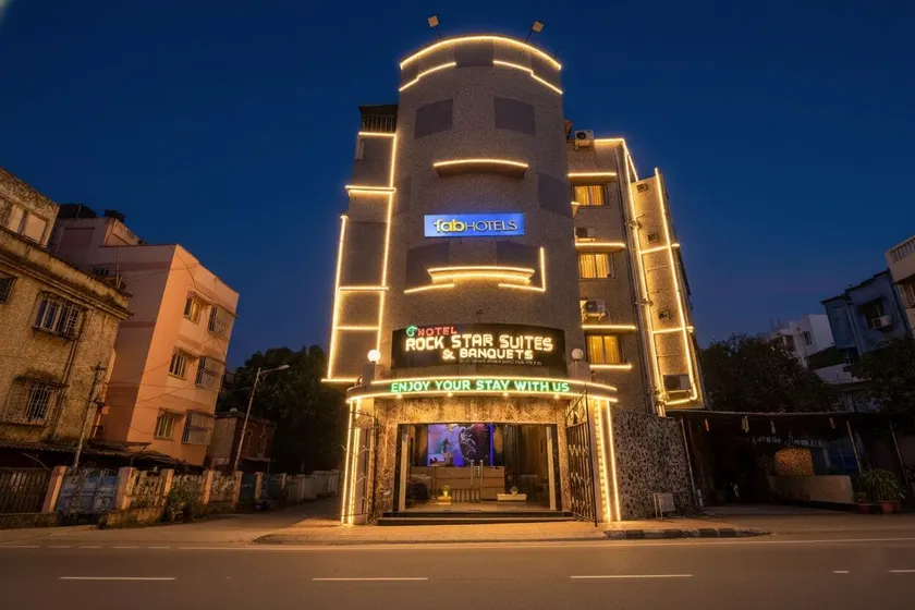 FabHotel Prime Rockstar Suites - Nr Park Circus 7 Point - Image 1