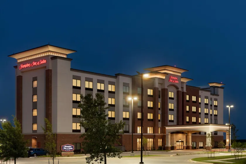 Hampton Inn & Suites Norman Conference Center Area - Image 1
