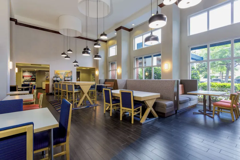 Hampton Inn & Suites Tallahassee I-10/Thomasville Road, FL - Image 1