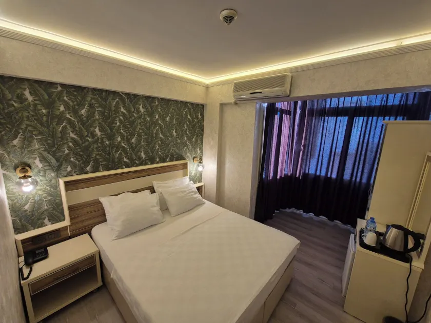 Best Smyrna Hotel - Image 1