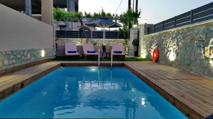 Sunrise Residence - Image 1