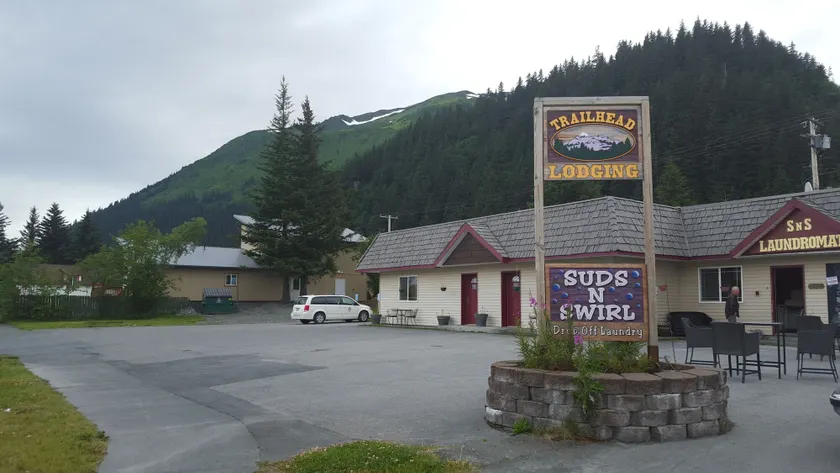 Trailhead Lodging - Image 1