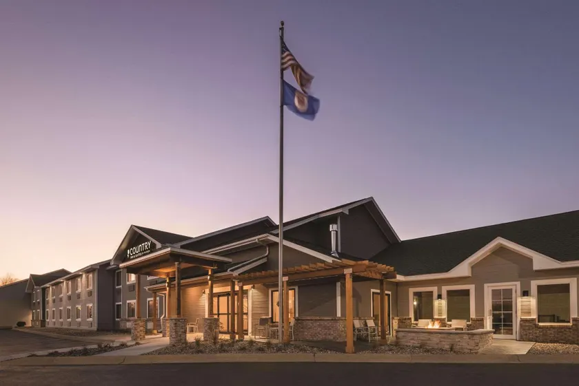 Country Inn & Suites by Radisson, Northfield, MN - Image 1
