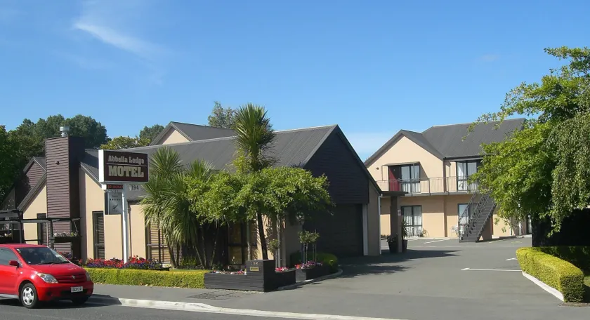 Abbella Lodge Motel - Image 1