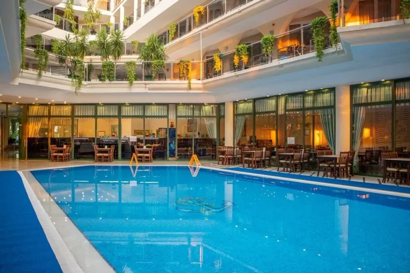 L'ancora Beach Hotel - Image 1