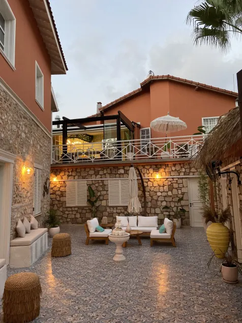 Noa's Boutique Hotel - Image 1