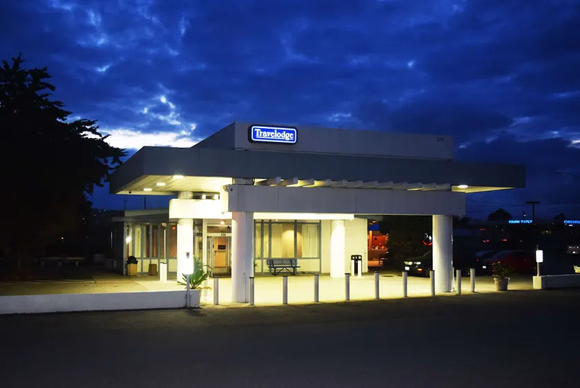 Travelodge by Wyndham San Francisco Airport North - Image 1