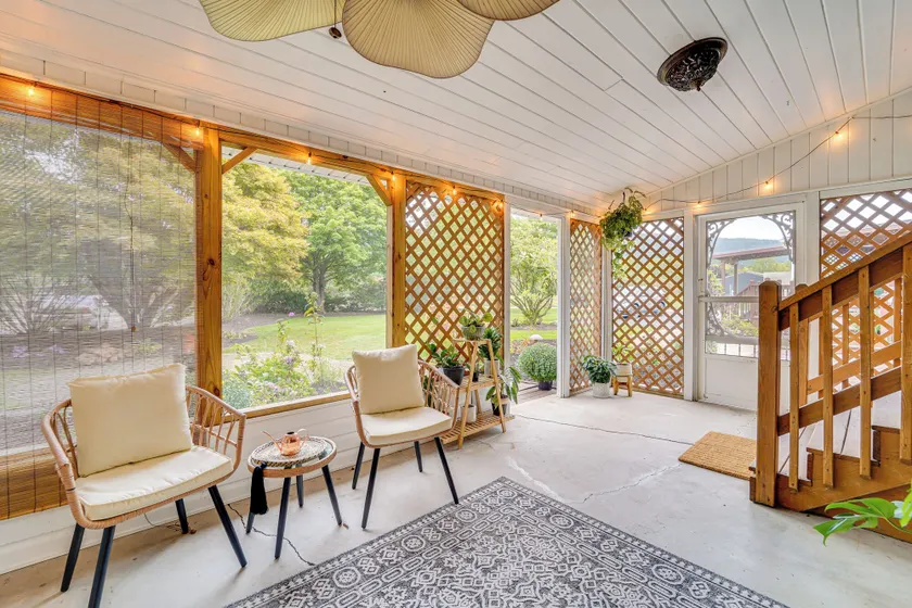 Mtn-view Escape w/ Large Yard in Duncansville! - Interiör