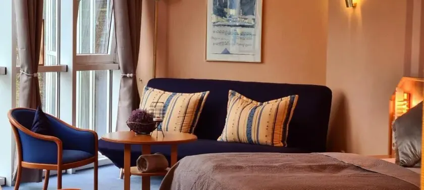 Double room, shower or bath, toilet, conveniences - Camera