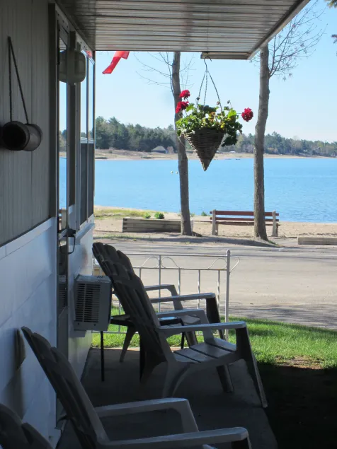 Balm Beach Resort and Motel - Image 1