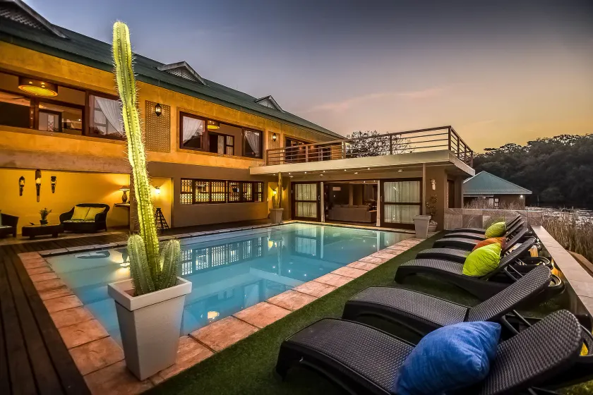 Bambuu Lakeside Lodge - Image 1