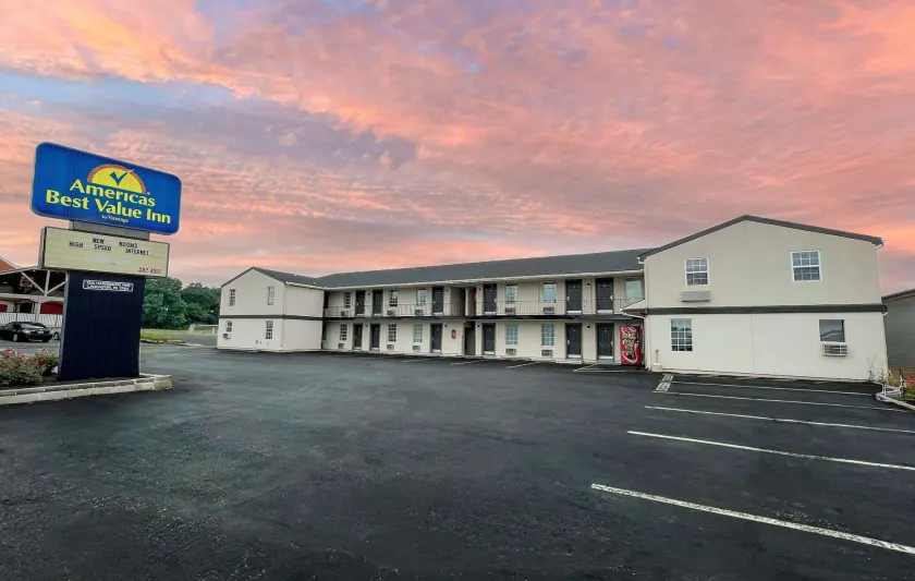 America's Best Value Inn Lancaster - Image 1