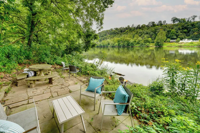 Upper Black Eddy Home w/ Delaware River Access! - Image 1